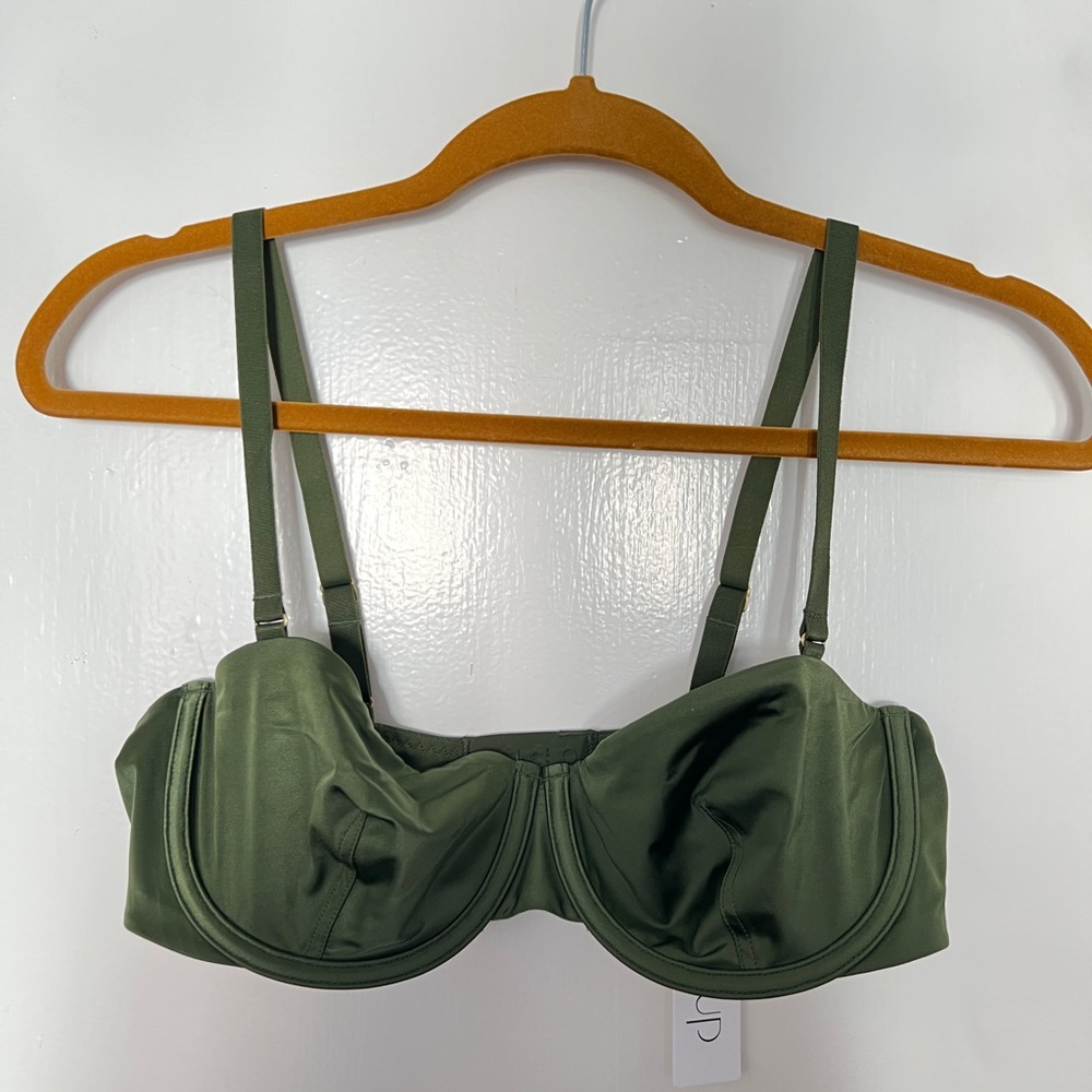 Cuup Balconette Satin Bra in Vine Shine